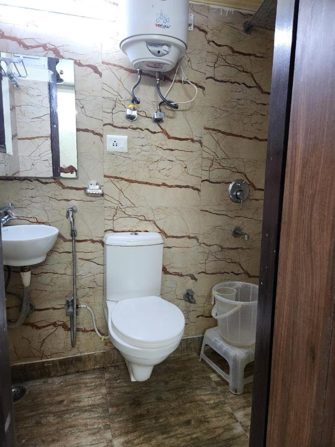 Hotel Cozy Cave Near Igi Airport Delhi New Delhi Exterior foto