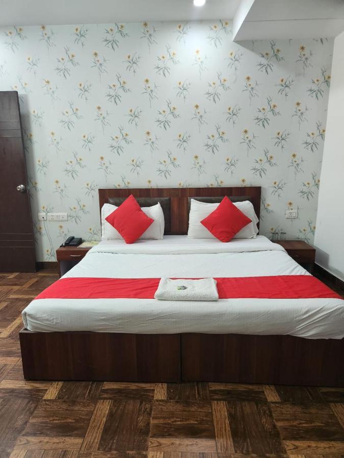 Hotel Cozy Cave Near Igi Airport Delhi New Delhi Exterior foto