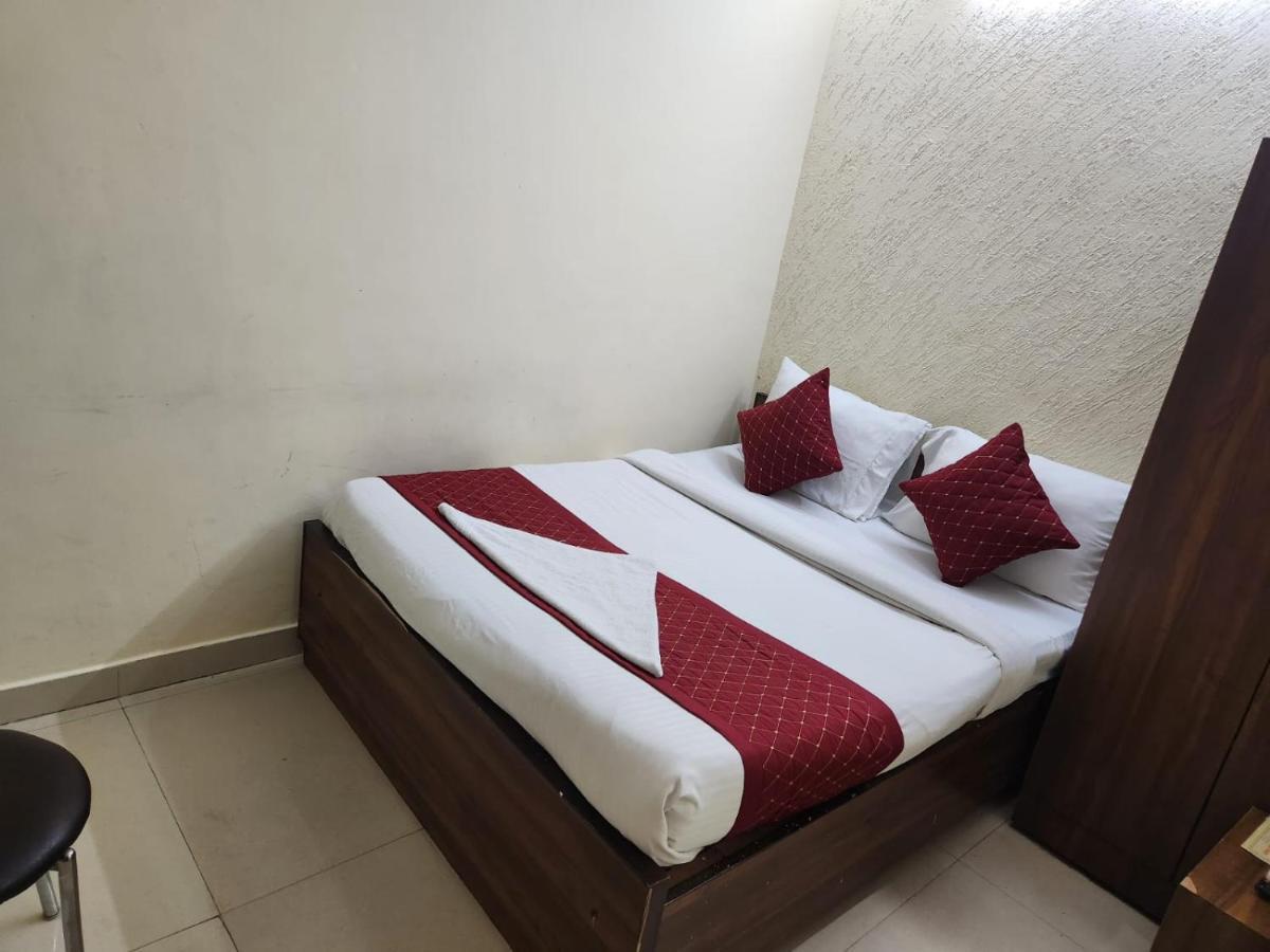 Hotel Cozy Cave Near Igi Airport Delhi New Delhi Exterior foto