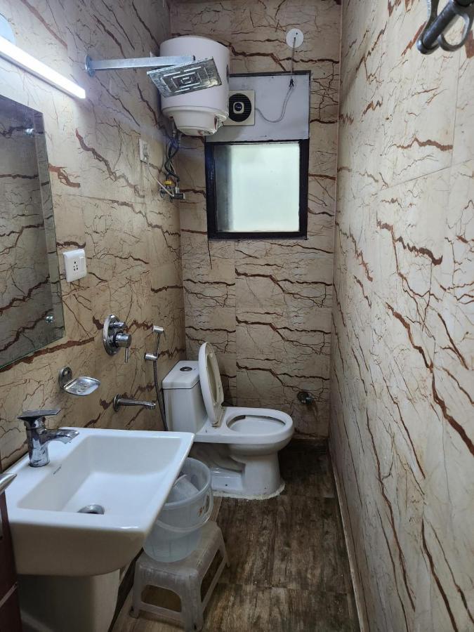 Hotel Cozy Cave Near Igi Airport Delhi New Delhi Exterior foto